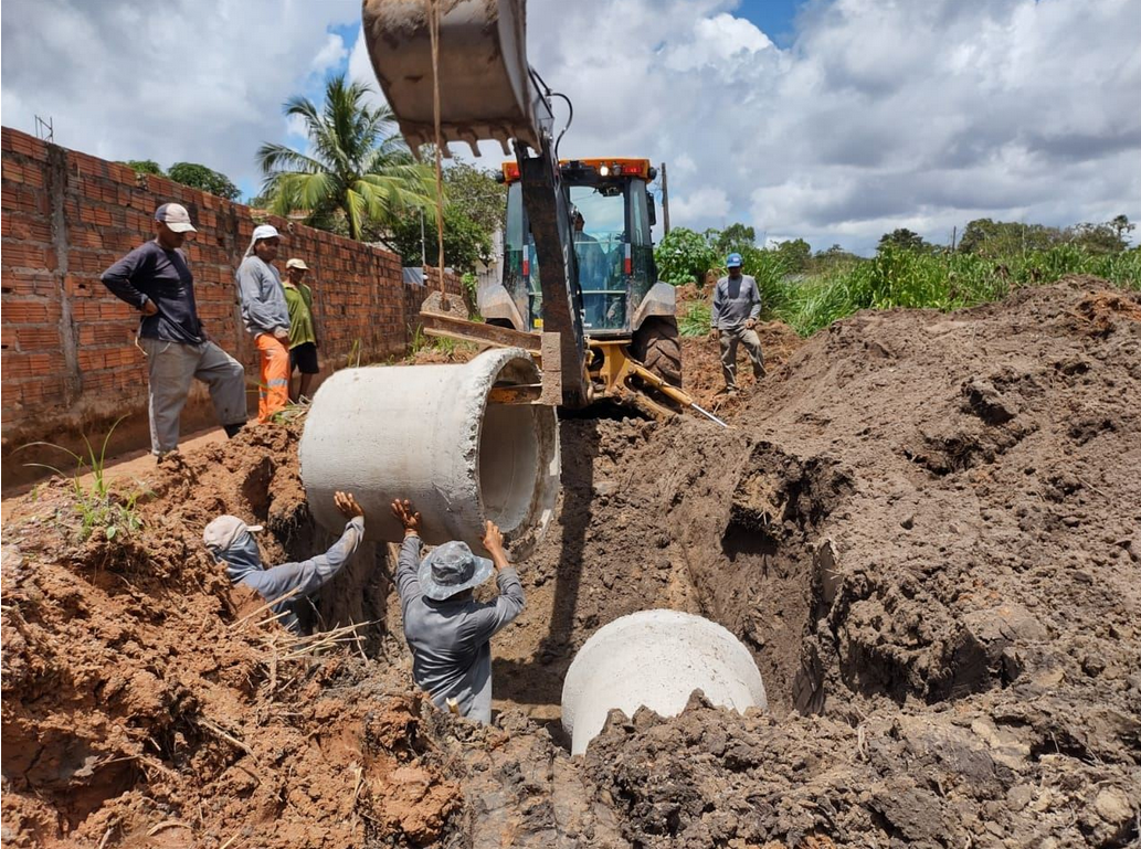 Read more about the article Prefeitura realiza drenagem profunda e terraplanagem em Ribamar