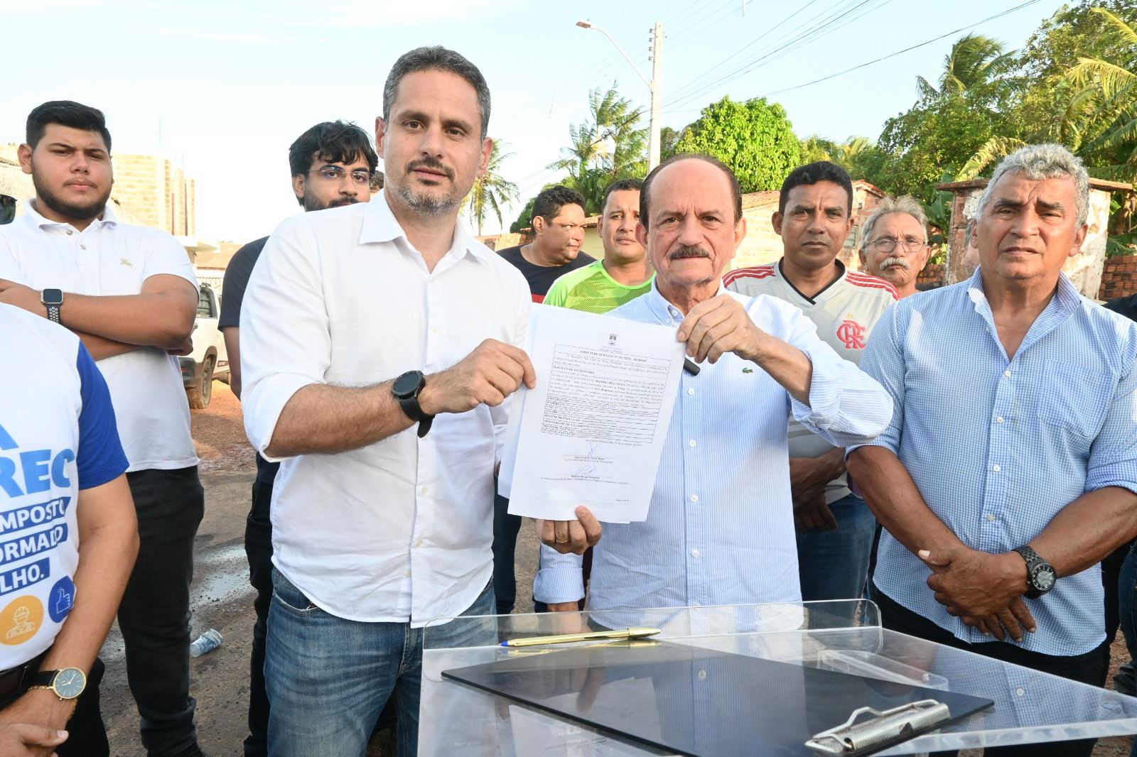 Read more about the article Prefeitura assina ordem de serviço e inicia pavimentação no Mutirão